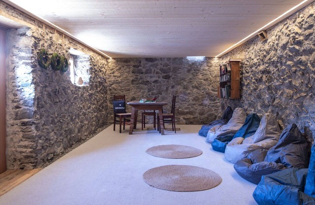 Cosy apartment in villa for 8 people with WIFI, terrace and parking
