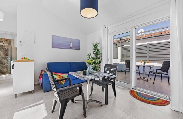Cosy apartment near Rock Beach