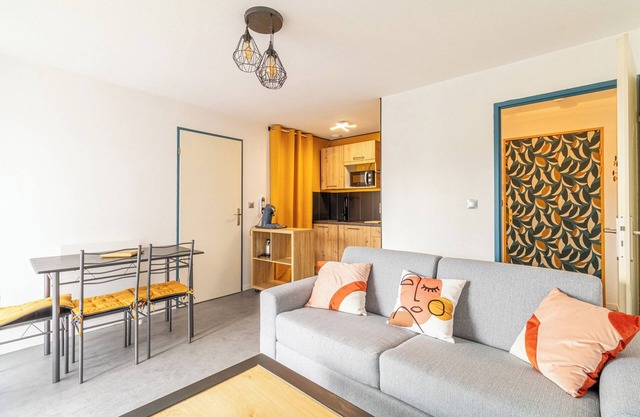 Cosy apartment with pool