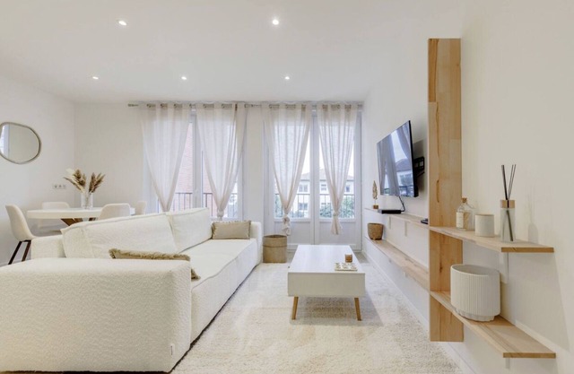Cosy apartment with private parking