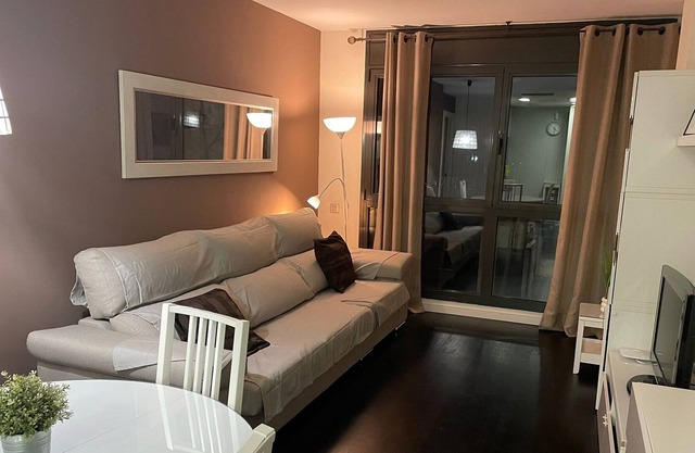 Cosy Central Apartment IN Sabadell