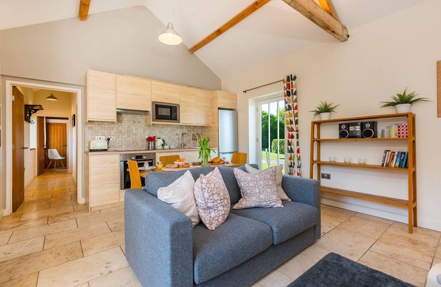 Cosy converted barn, luxury indoor heated pool tennis courts and close to north Norfolk beaches.