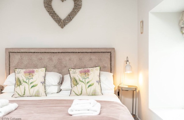 Cosy cottage that sleeps 4 guests in 2 bedrooms
