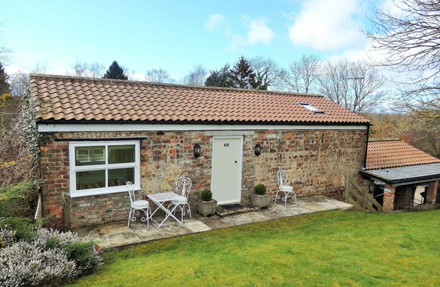 Cosy Cottage With Exposed Beams, Private Garden And Countryside Views