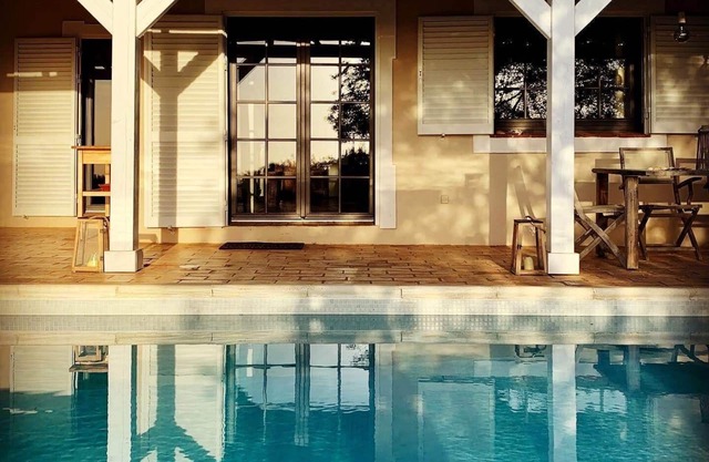 Cosy country house with heatable swimming pool and sea view.