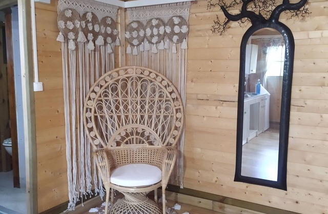 Cosy garden hut
