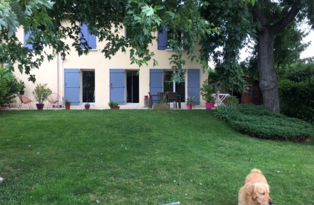 Cosy house with garden and private pool 15 minutes from Lyon in the Beaujolais region