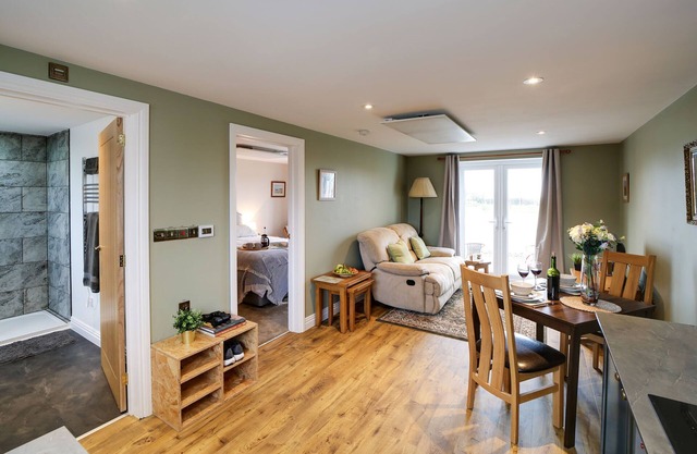 Cosy modern barn conversion for couples in nature. For Falmouth & beaches