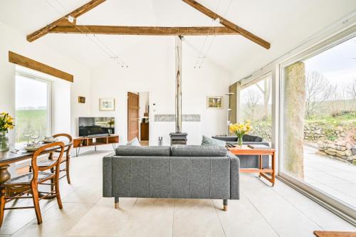 Cosy Rural Barn with Private Garden & Forest - The Cart Barn