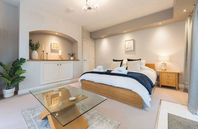 Cosy rural retreat North Somerset with garden