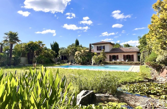 Cosy southern house with landscaped garden