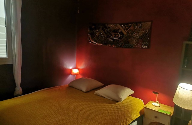 Cosy travel room.