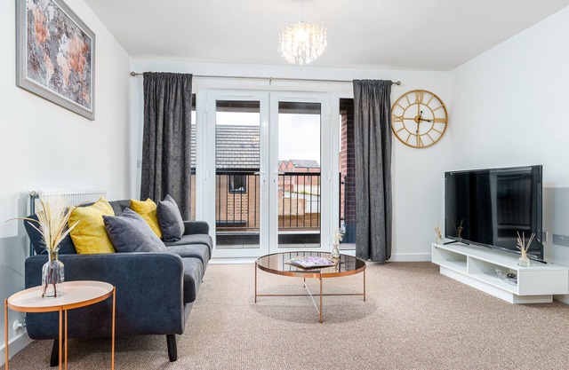 Cosy Two bedroom Apartment with Balcony