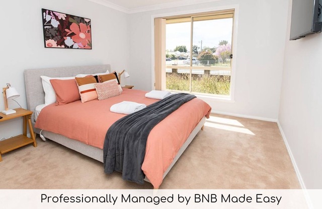 Cosy Villa on McLachlan - Neat & Tidy, Walk to CBD