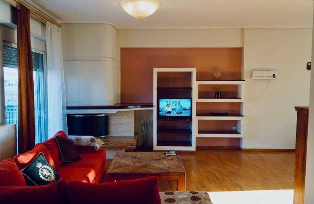 Cosy Volos Apartment With a View of Mount Pelion few Minutes From Port & Trains