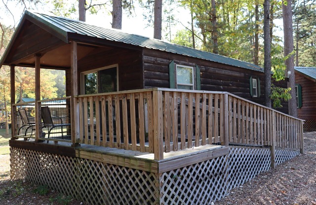 Cottage #17, Kentucky Lake, Great Fishing, Camden TN, Birdsong Marina