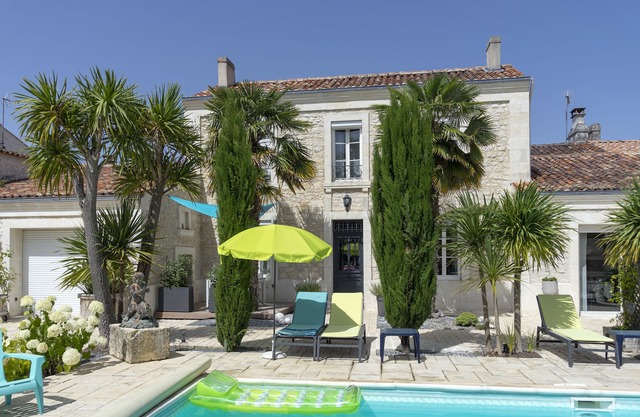 Cottage 4 people in exceptional 4 * villa. In the heart of the shopping village