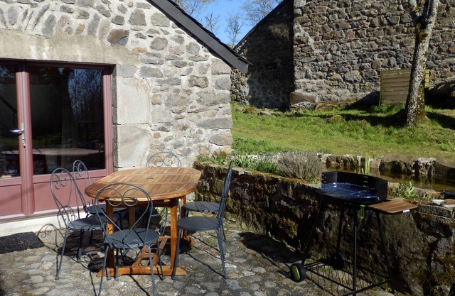 Cottage 4 to 6 people in the heart of Cézallier