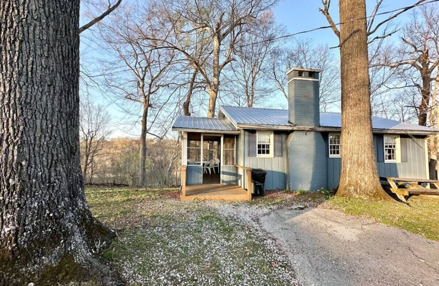 Cottage 6- Lee’s Ford Marina