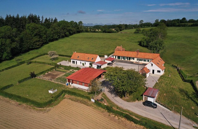 cottage 8 to 10 people