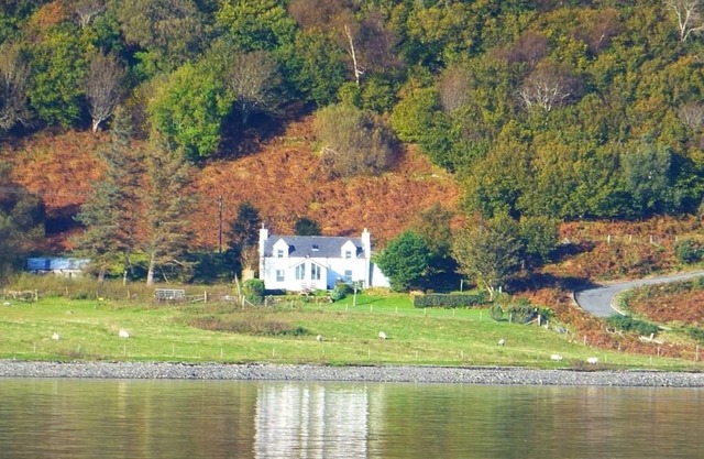 Cottage Close To Sea Shore With Sea and Mountain Views, 8 miles from Portree.