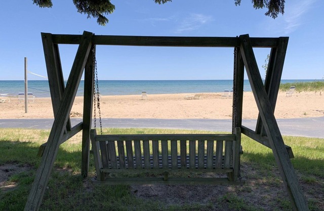 Cottage Cove · Lake Huron Beach Cottage No. 4