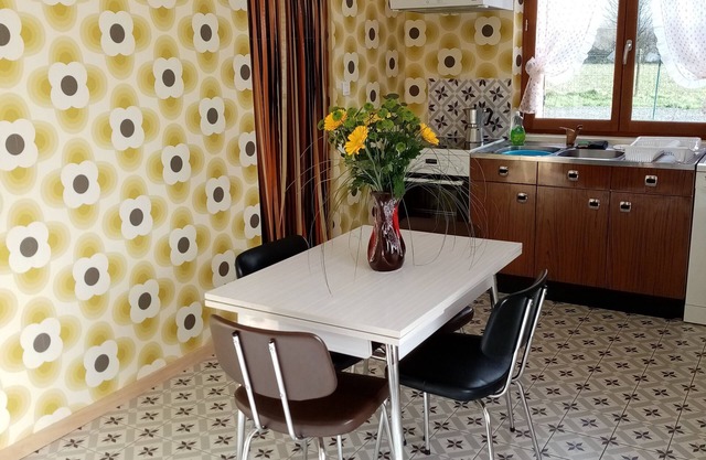 Cottage dedicated to the 70s