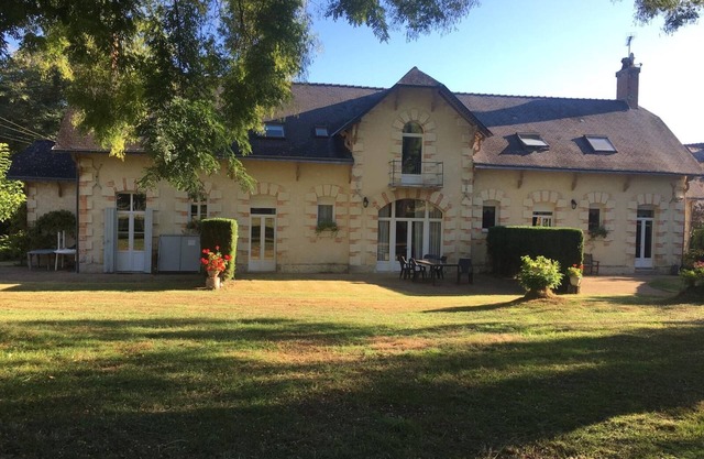 Cottage (Ecurie sleeps 6) in the grounds of a magnificent Chateau