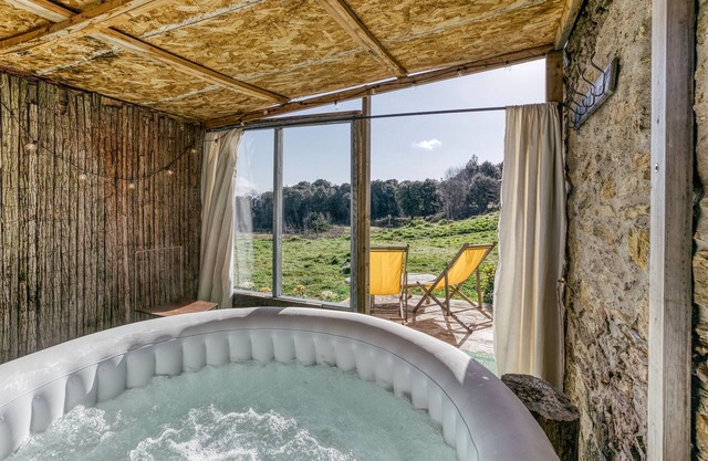 Cottage 'El Graner' with Mountain View, Private Garden and Wi-Fi