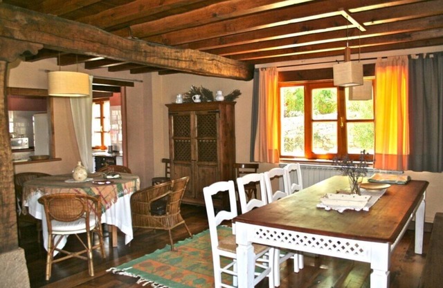 Cottage for 8 people with views of the forests and mountains in the area