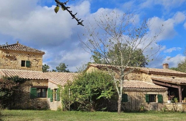 Cottage for 8 with Fireplace and SPA in Biron
