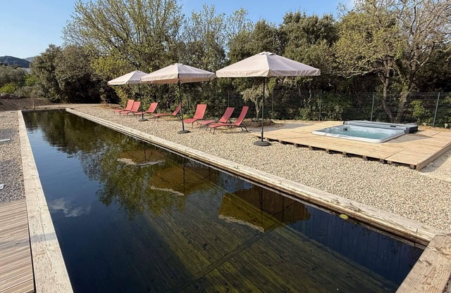Cottage 'Avec Piscine De 25 M Et Spa' with Mountain View, Private Pool and Wi-Fi