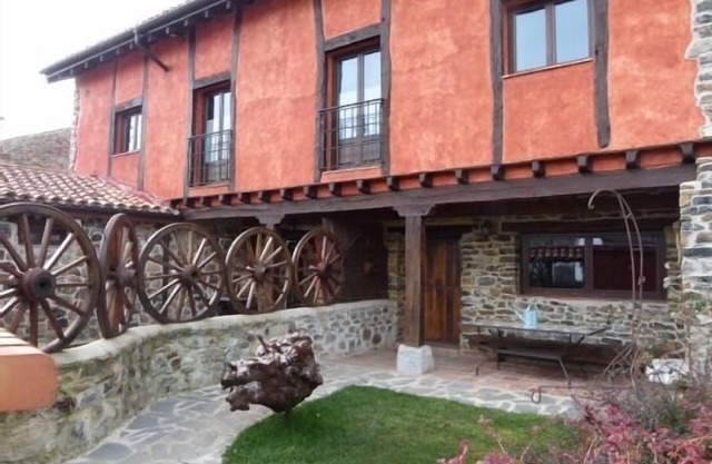 Cottage (full rental) La Corva 8 people and La Parda 8 people