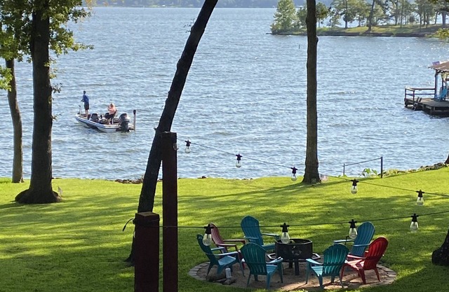 Cottage Getaway@the LAKE-Brierwood Bay Lakehouse, New Paint, Waterfront, Shaded!