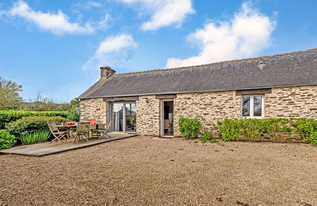 Cottage 'Gîte Calme Avec Jardin Et Terrasse' with Private Terrace, Private Garden and Wi-Fi