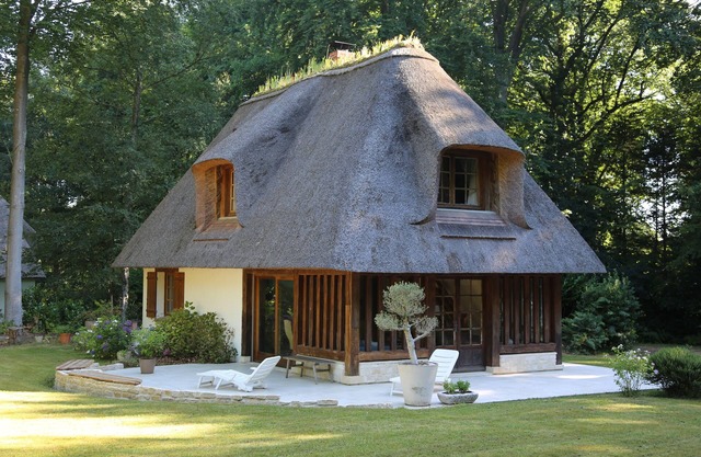 Cottage in a forest estate 15 min from the sea