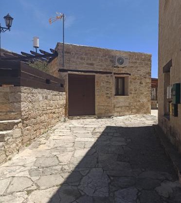 Cottage in Anogyra