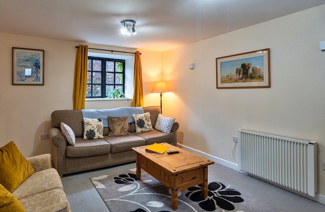 Cottage in Devon near Dartmoor, Dog-Friendly