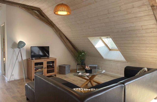 Cottage in nature with AC, terrace, and wifi