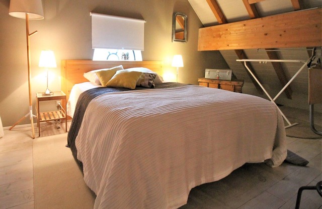 Cottage in Saint-Quirin by Lake & Town