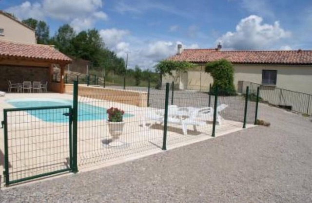 cottage in the countryside with private pool, covered summer kitchen at thégra