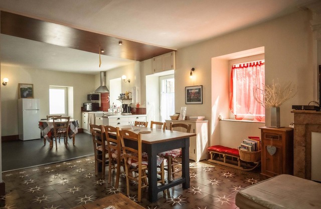 cottage in the heart of the green ardeche 5 min safari, at the foot of the pilat natural park