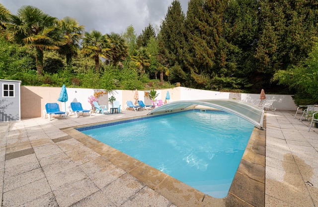Cottage 'Jardins De La Cantine- Terre Et Mer' with Private Terrace, Shared Garden and Wi-Fi