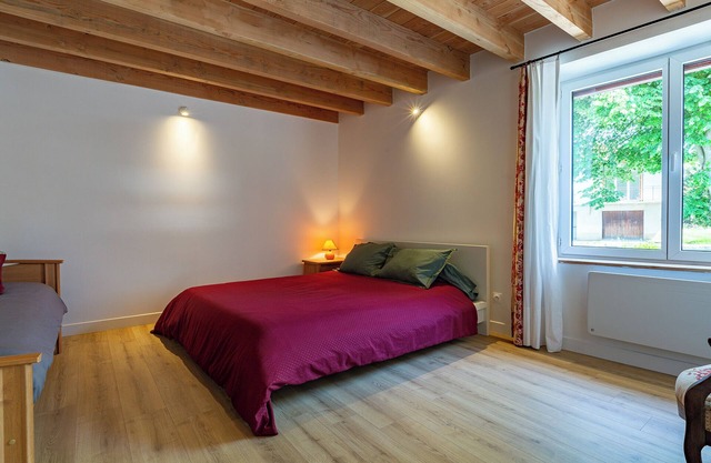 Cottage 'L'Arche Aux Peyruches' with Shared Terrace and Private Garden