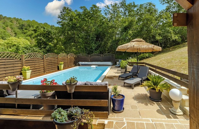 Cottage 'Les Gaps En Périgord Noir' with Shared Pool, Terrace and Private Garden
