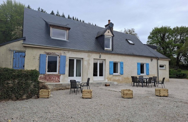 Cottage located in the countryside near the lake and the forest of Sillé le guillaume
