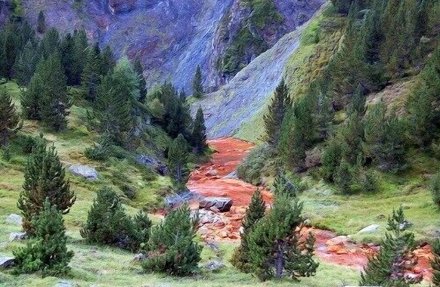 Cottage located on the GR10 at 1100m Alt in Biros Valley in the Couseran
