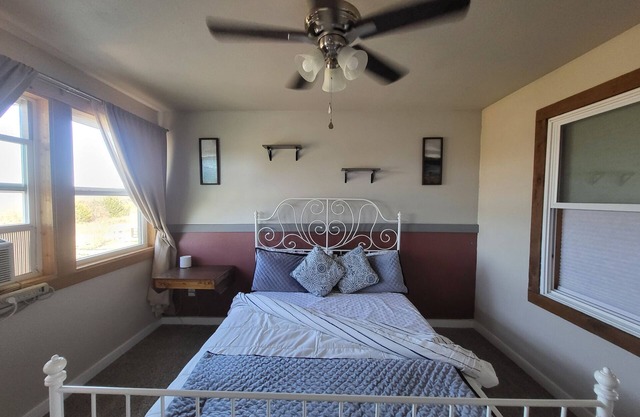 Cottage No. 3 on ranch with Fishing and Camping