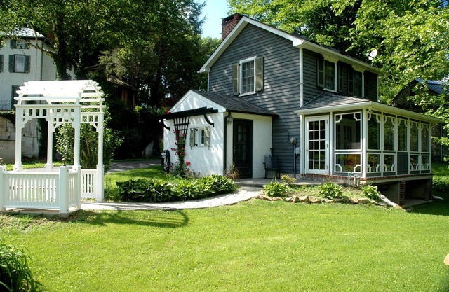 Cottage on Historic Gentleman's Farm