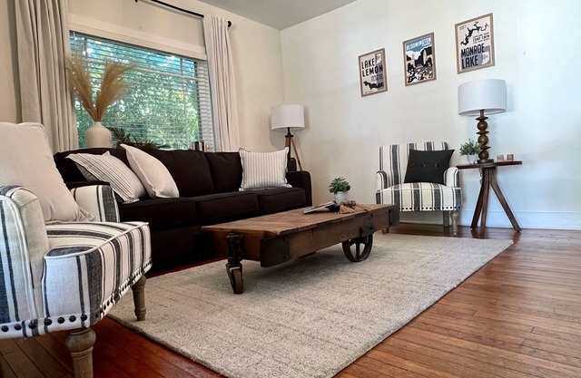 Cottage on Kirkwood: Downtown Charm, Close to IU